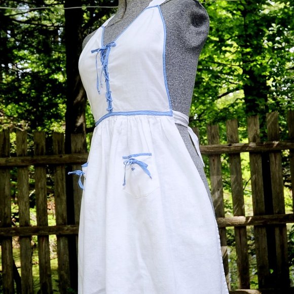 Vintage 60s 'Swiss Miss' Style White Cotton Full Bib Apron Blue Trim Cottagecore - Picture 7 of 9